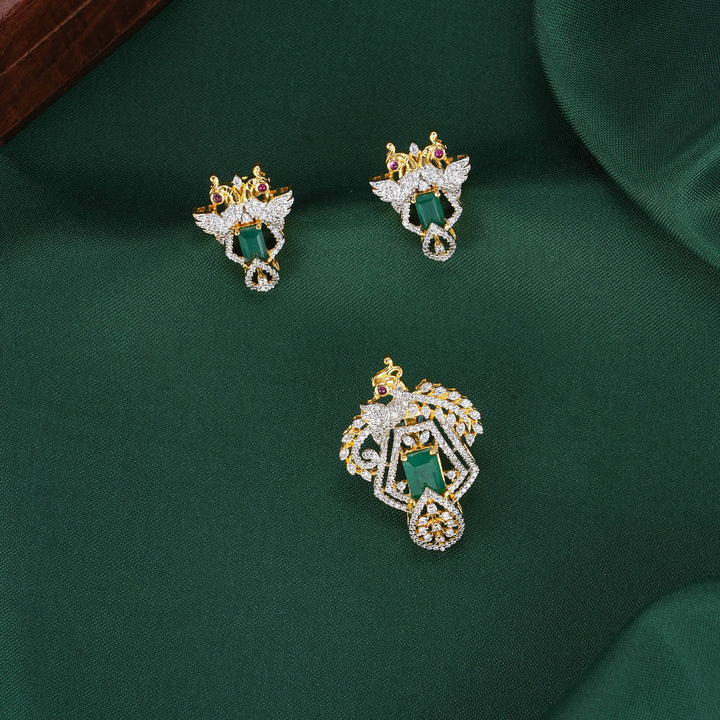 Evelora Avikam Pendant Set