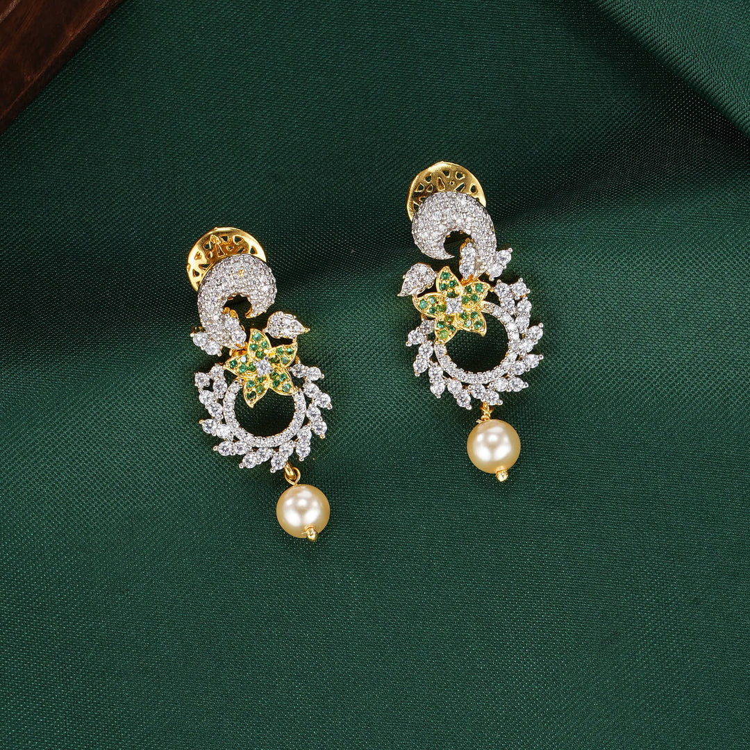 Thaarika Avikam Pendant Set
