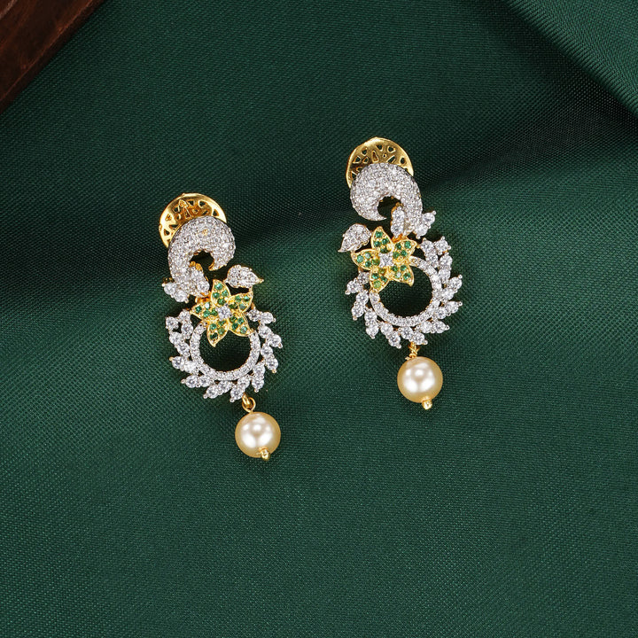 Thaarika Avikam Pendant Set
