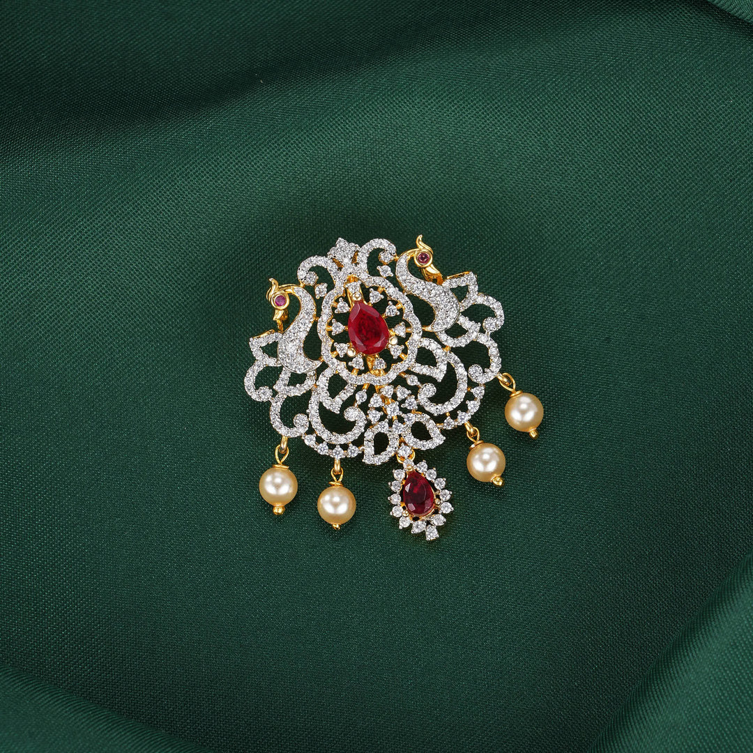 Yalisha Avikam Pendant Set