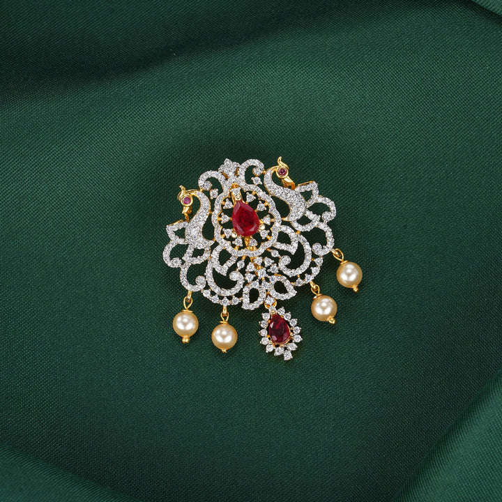 Yalisha Avikam Pendant Set