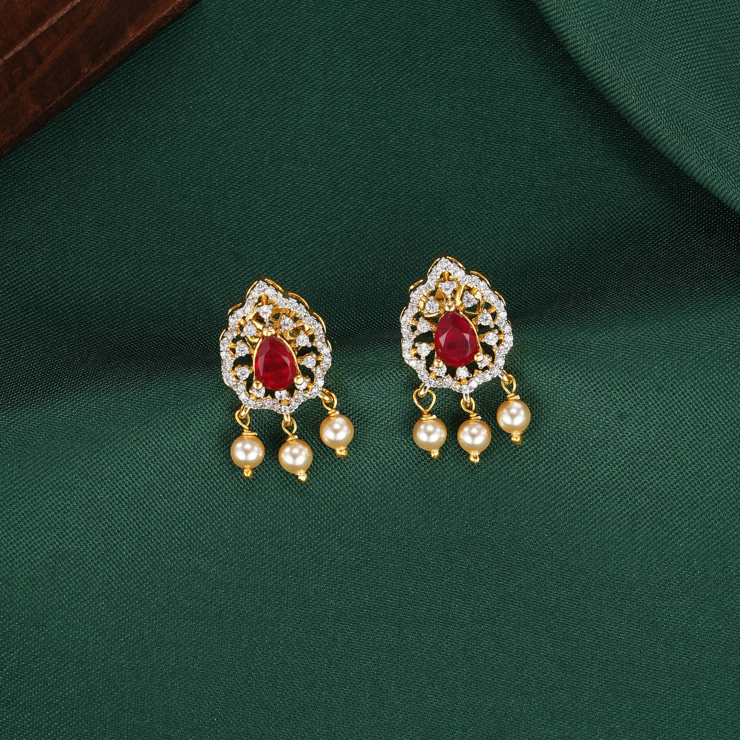 Yalisha Avikam Pendant Set