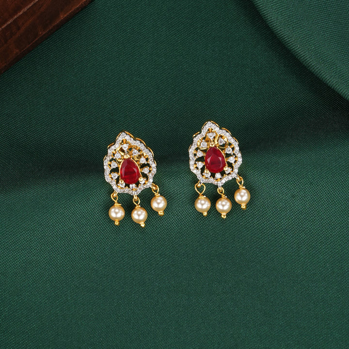 Yalisha Avikam Pendant Set