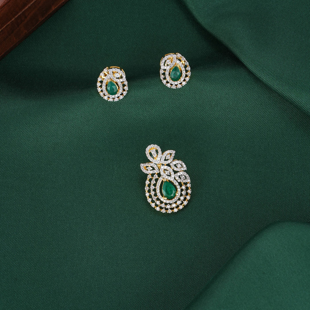 Avanika Avikam Pendant Set