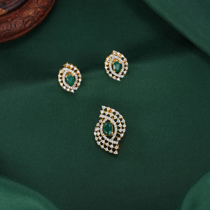 Valleria Avikam Pendant Set