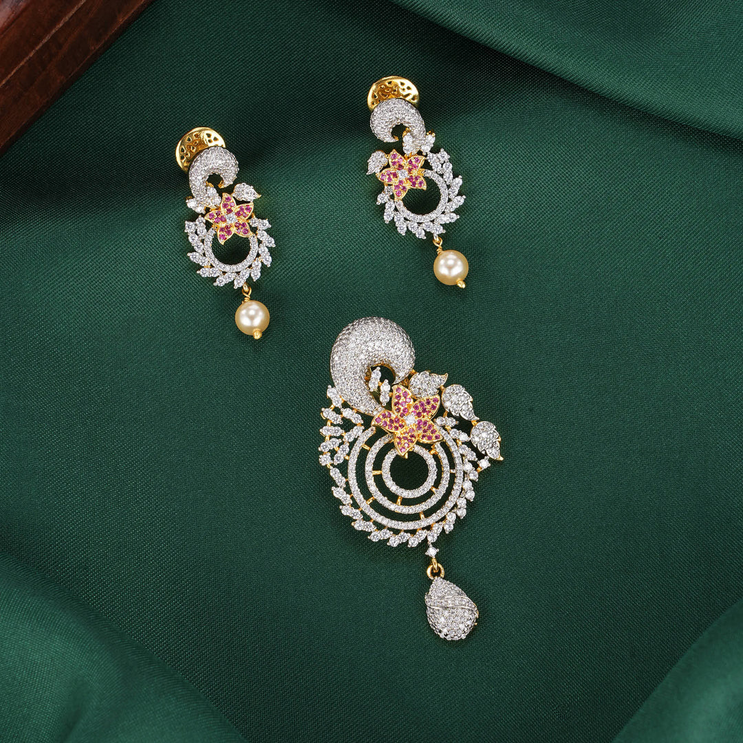 Elvoria Avikam Pendant Set