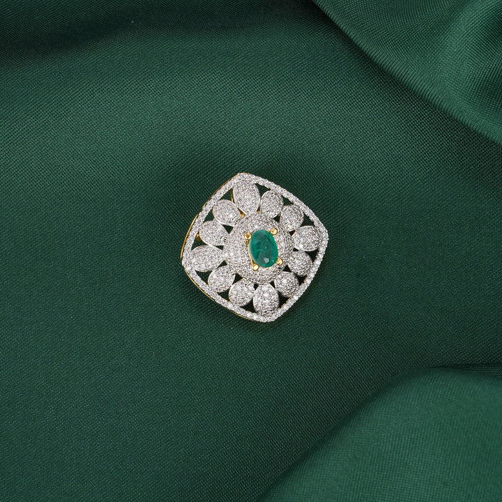 Sparkling Avikam Pendant Set
