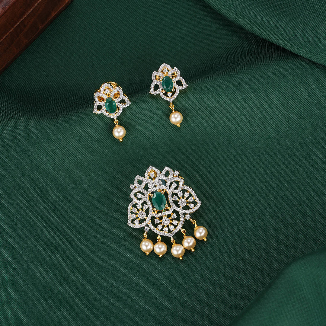 Sparkling Avikam Pendant Set