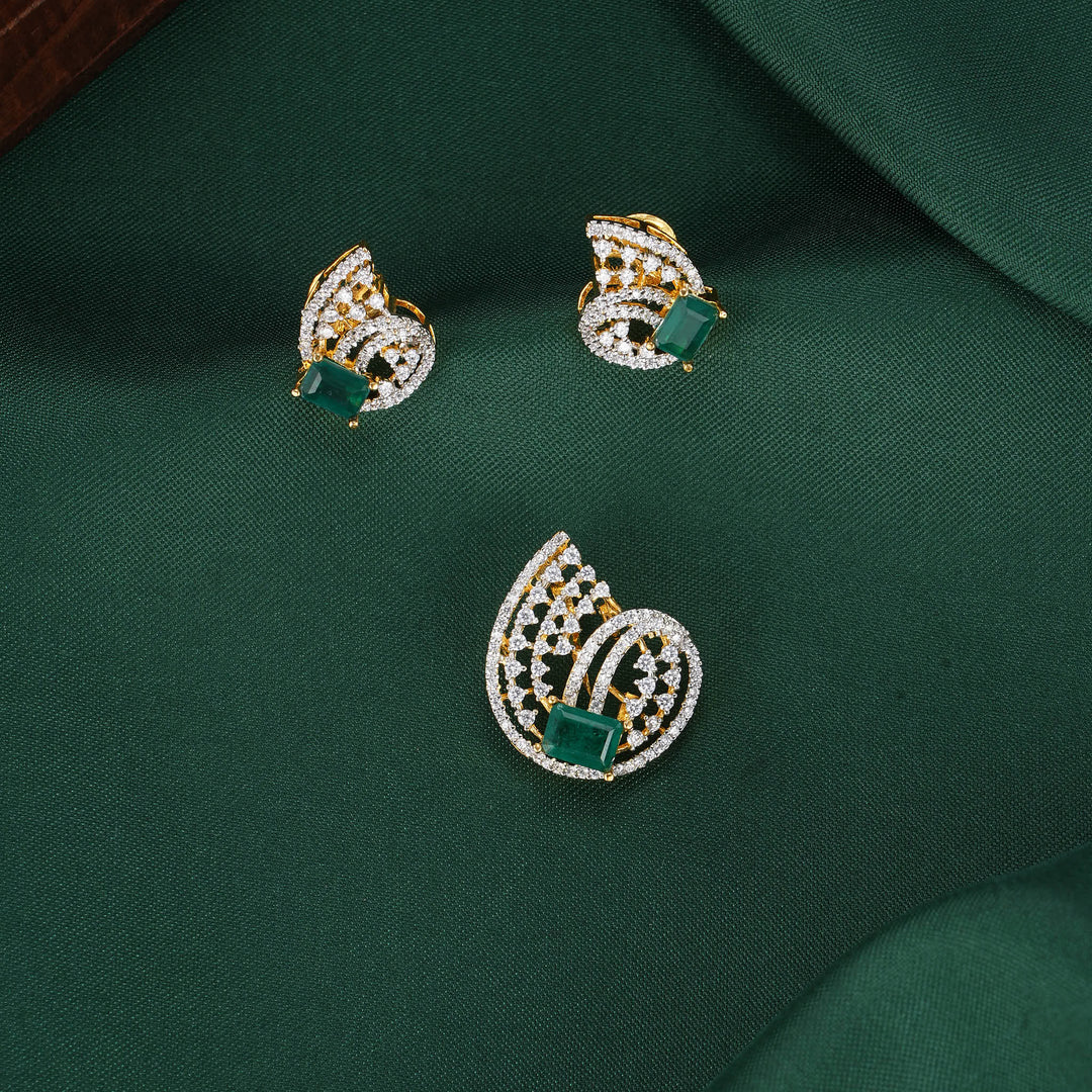 Amazing Avikam Pendant Set