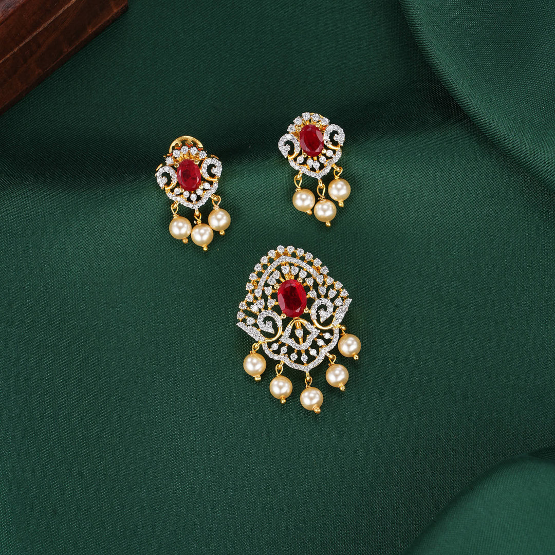 Mesmerizing Avikam Pendant Set