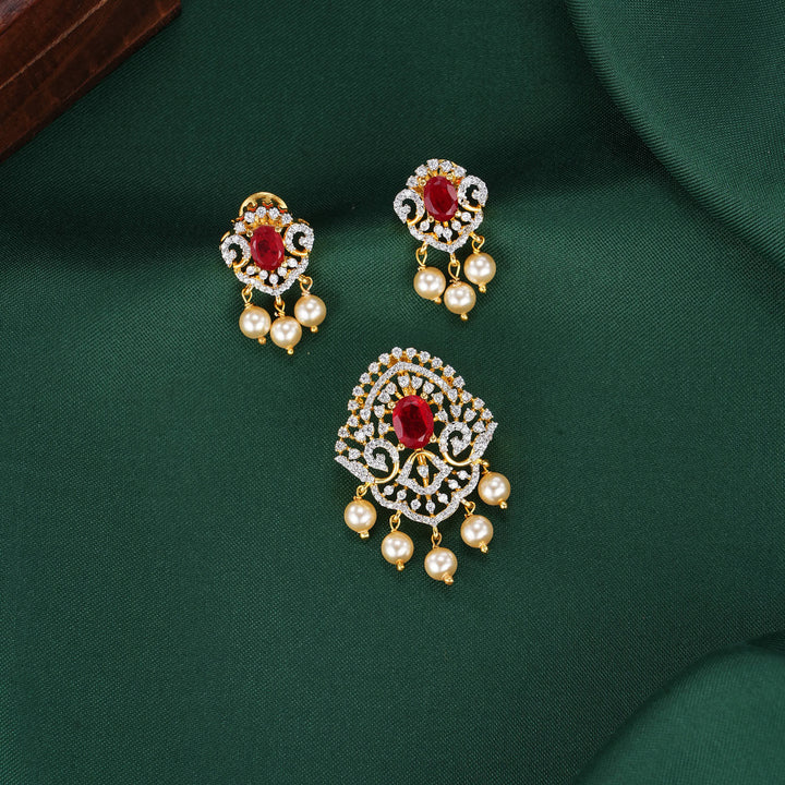 Mesmerizing Avikam Pendant Set