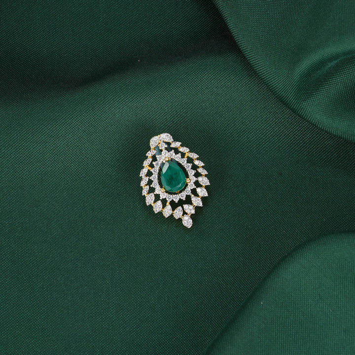 Admirable Avikam Pendant Set