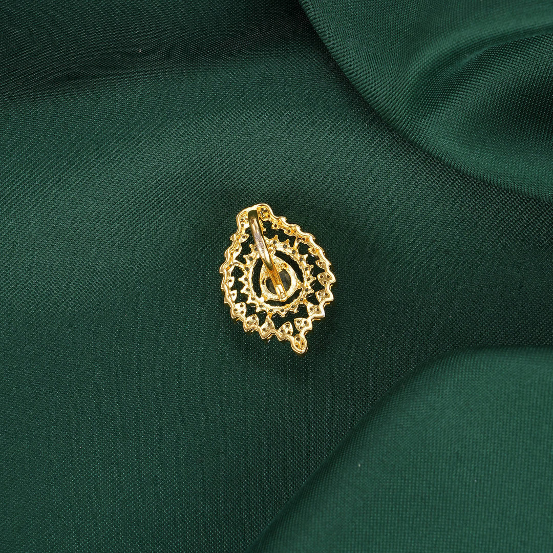 Admirable Avikam Pendant Set
