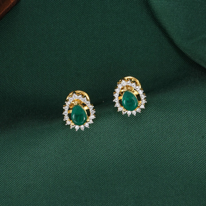 Admirable Avikam Pendant Set