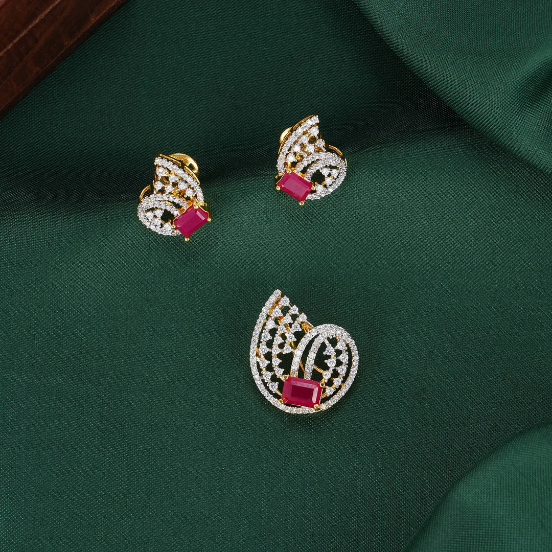Amazing Avikam Pendant Set
