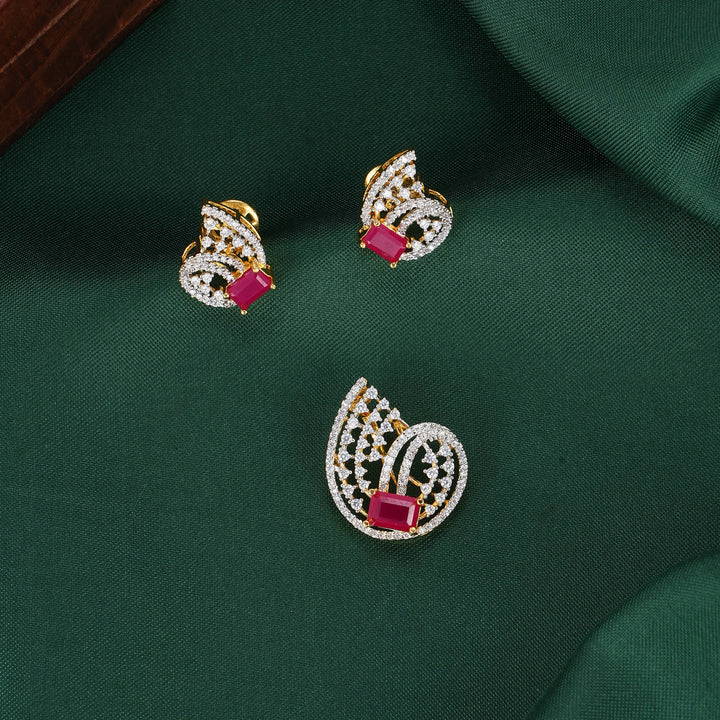 Amazing Avikam Pendant Set