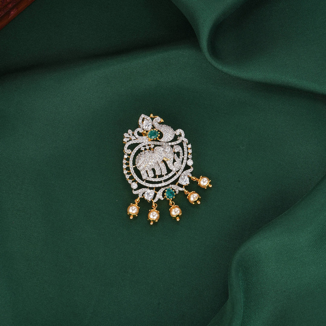 Calista Avikam Pendant Set