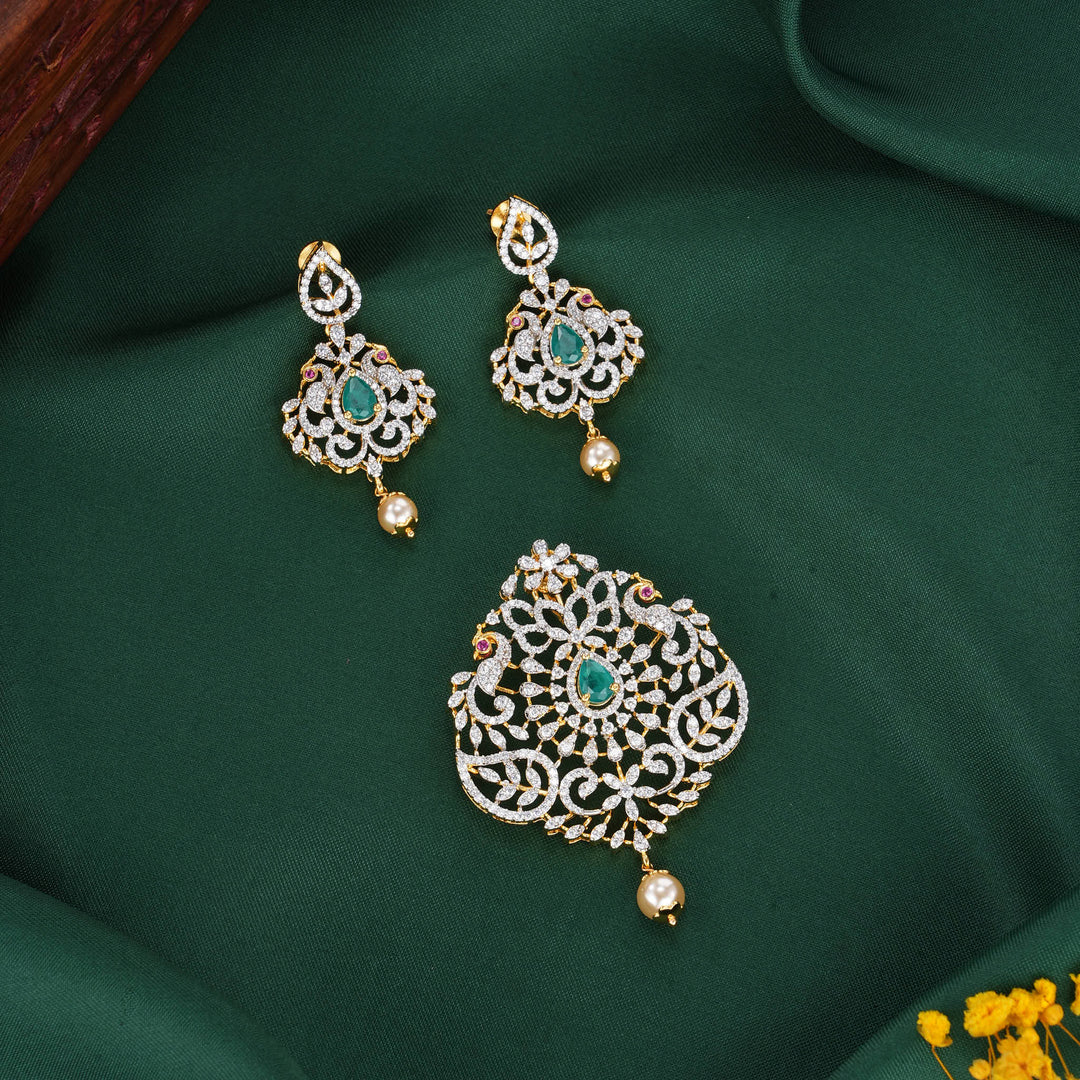 Dazzle Avikam Pendant Set