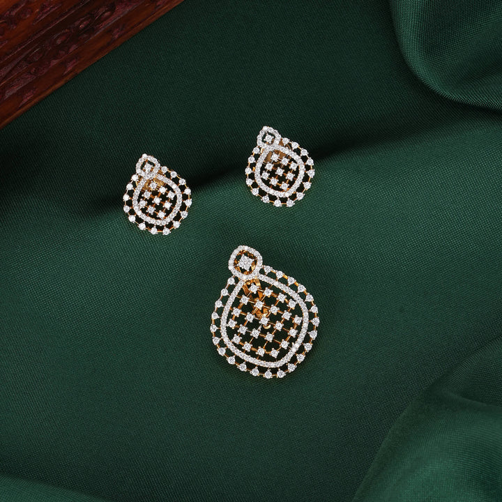 Dhansika Avikam Pendant Set