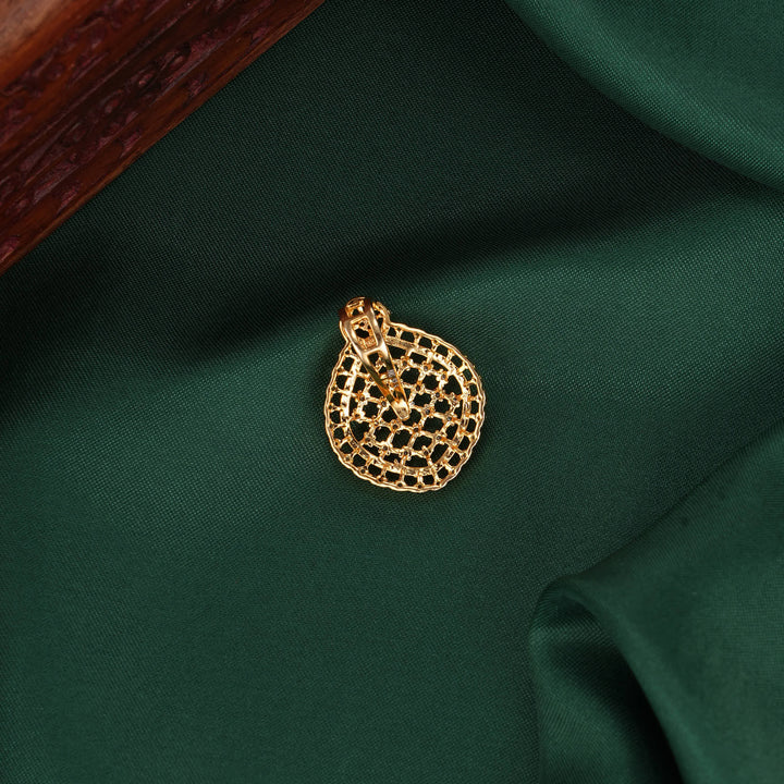 Dhansika Avikam Pendant Set