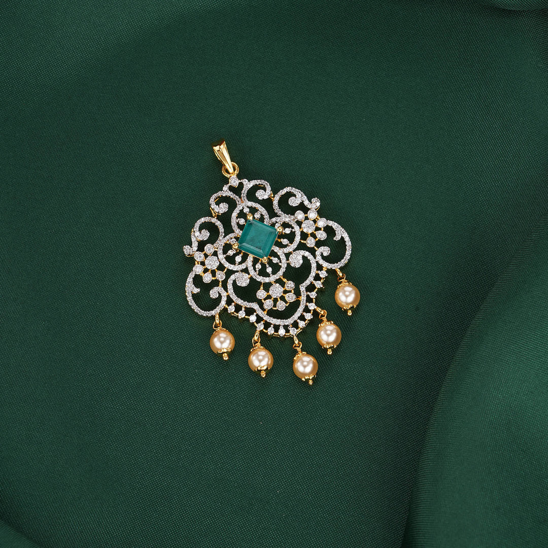 Anvikha Avikam Pendant Set