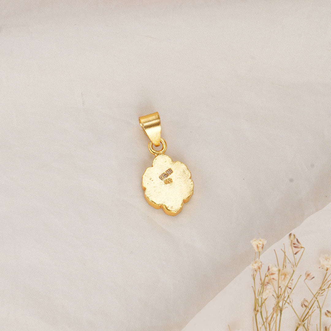Little Cute Kundan Pendant Set