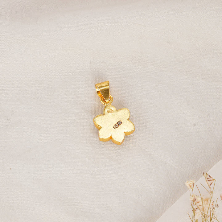 Glowing Kundan Pendant Set