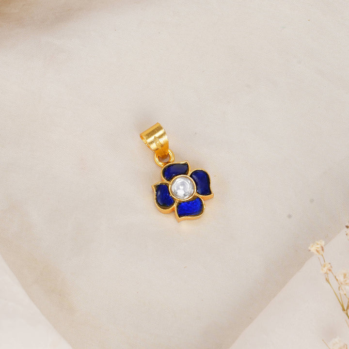 Amazing Kundan Pendant Set