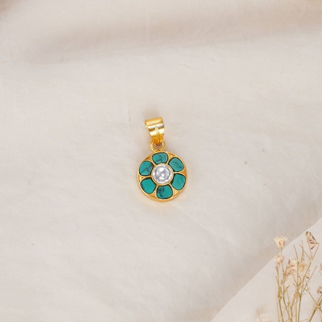 Dansika Kundan Pendant Set
