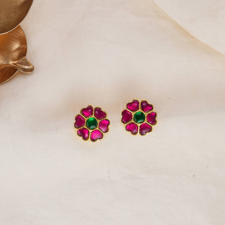 Attractive Kundan Pendant Set