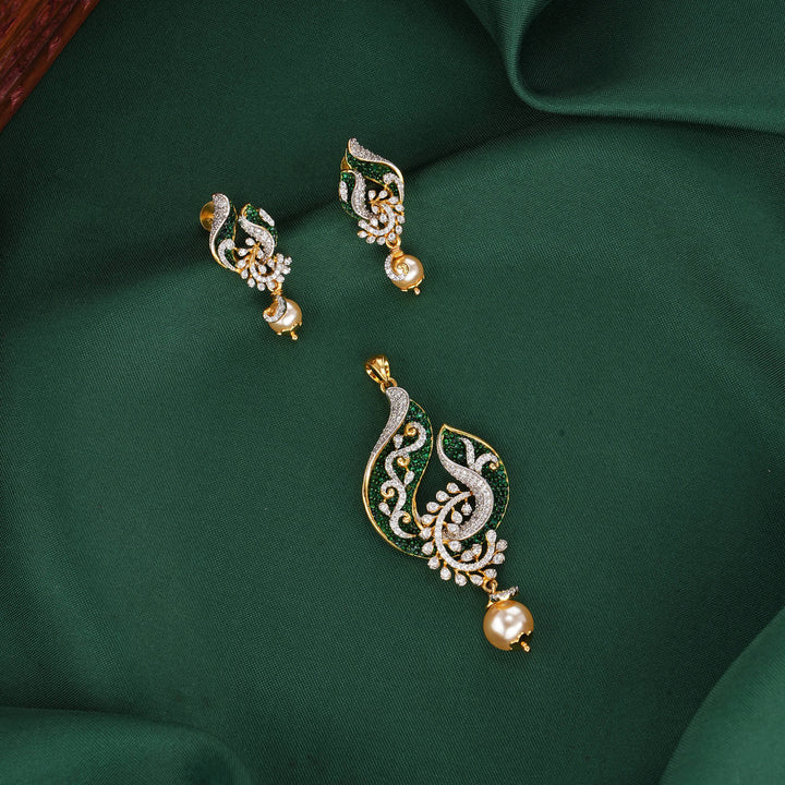 Avirthaa Avikam Pendant Set