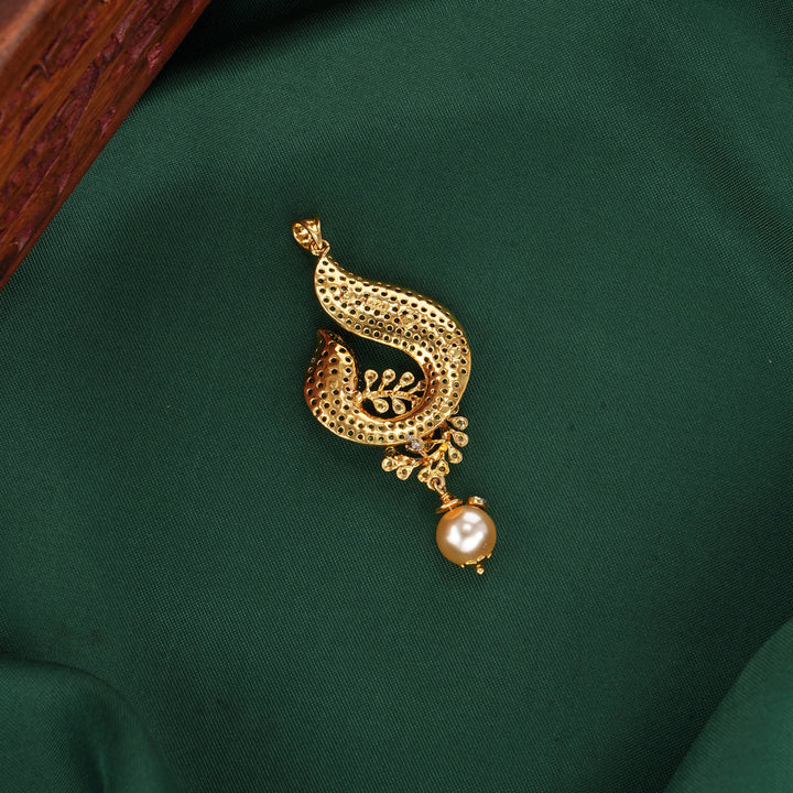 Avirthaa Avikam Pendant Set