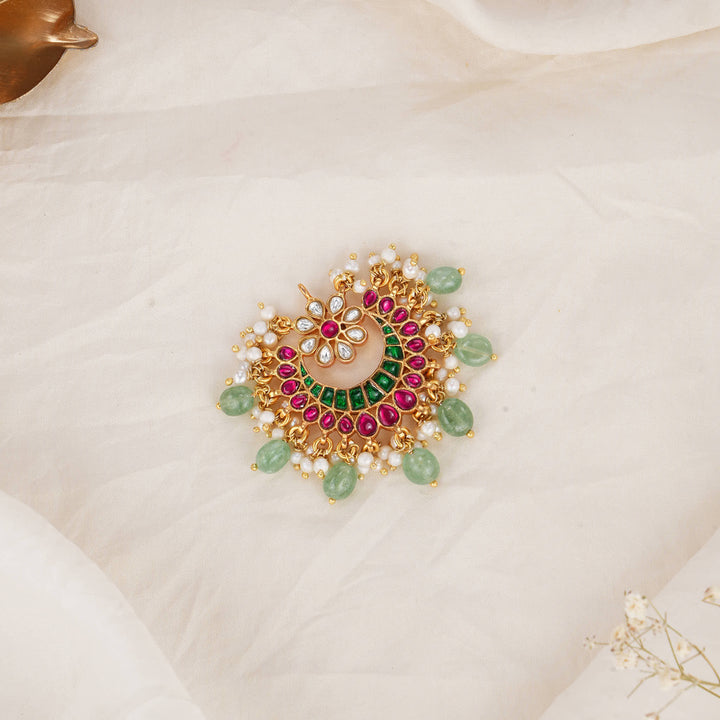 Mesmerizing Kundan Pendant