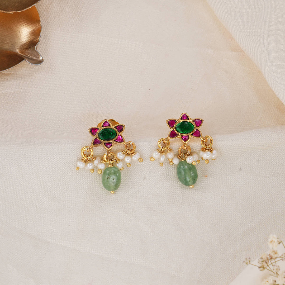 Trishya Kundan Pendant Set
