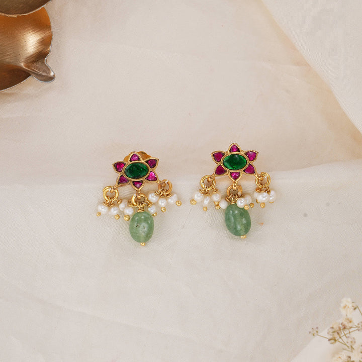 Trishya Kundan Pendant Set