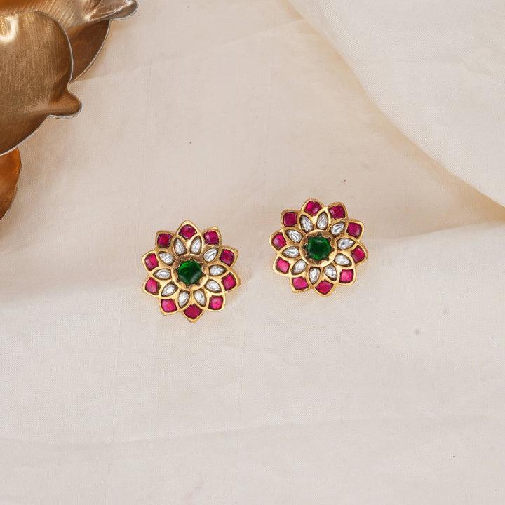 Admirable Kundan Pendant Set