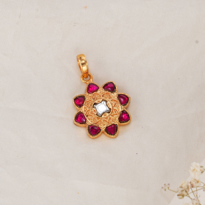 Fabulous Kundan Pendant Set