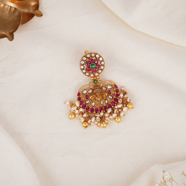 Divine Look Kundan Pendant