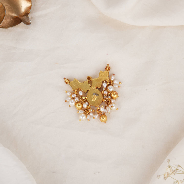 Cute Dazzling Kundan Pendant