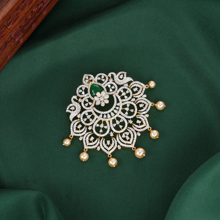 Admirable Avikam Pendant Set