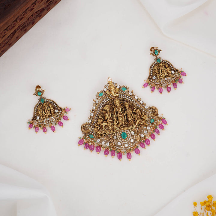 Divine Look 3D Spl Pendant with Earrings