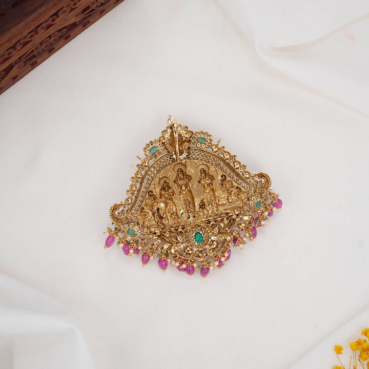 Divine Look 3D Spl Pendant with Earrings