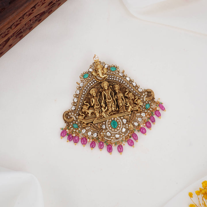 Divine Look 3D Spl Pendant with Earrings