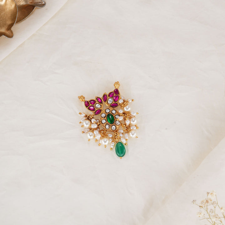 Regal Glow Kundan Pendant