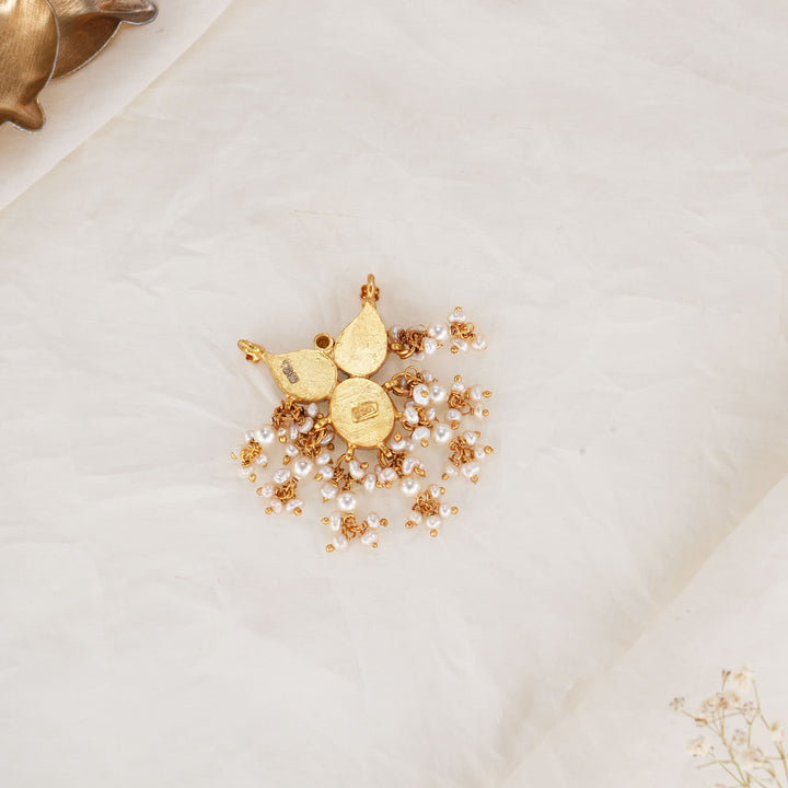 Brilliantly Crafted Kundan Pendant