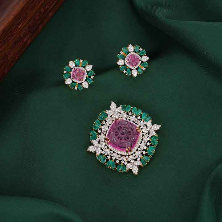 Vibrant Anikaa Avikam Pendant Set