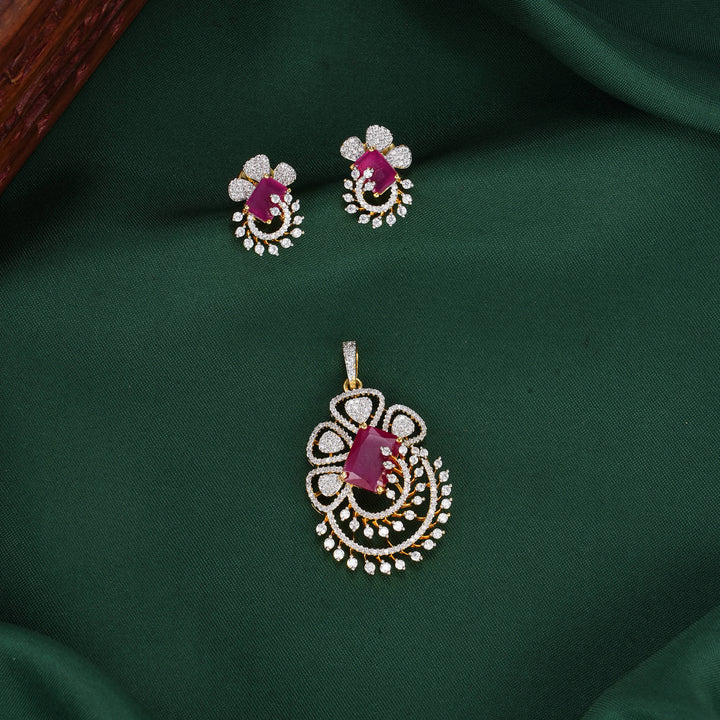 Charming Avikam Pendant Set
