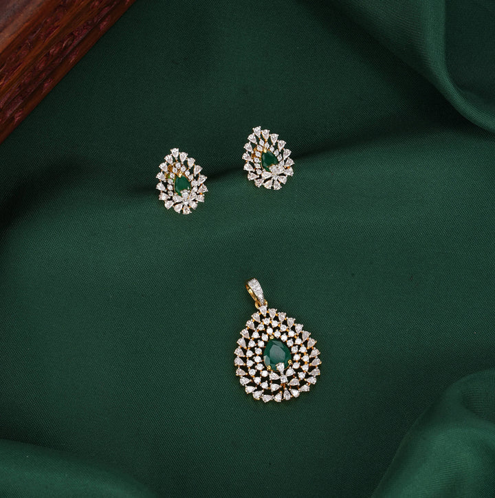 Feyra Avikam Pendant Set