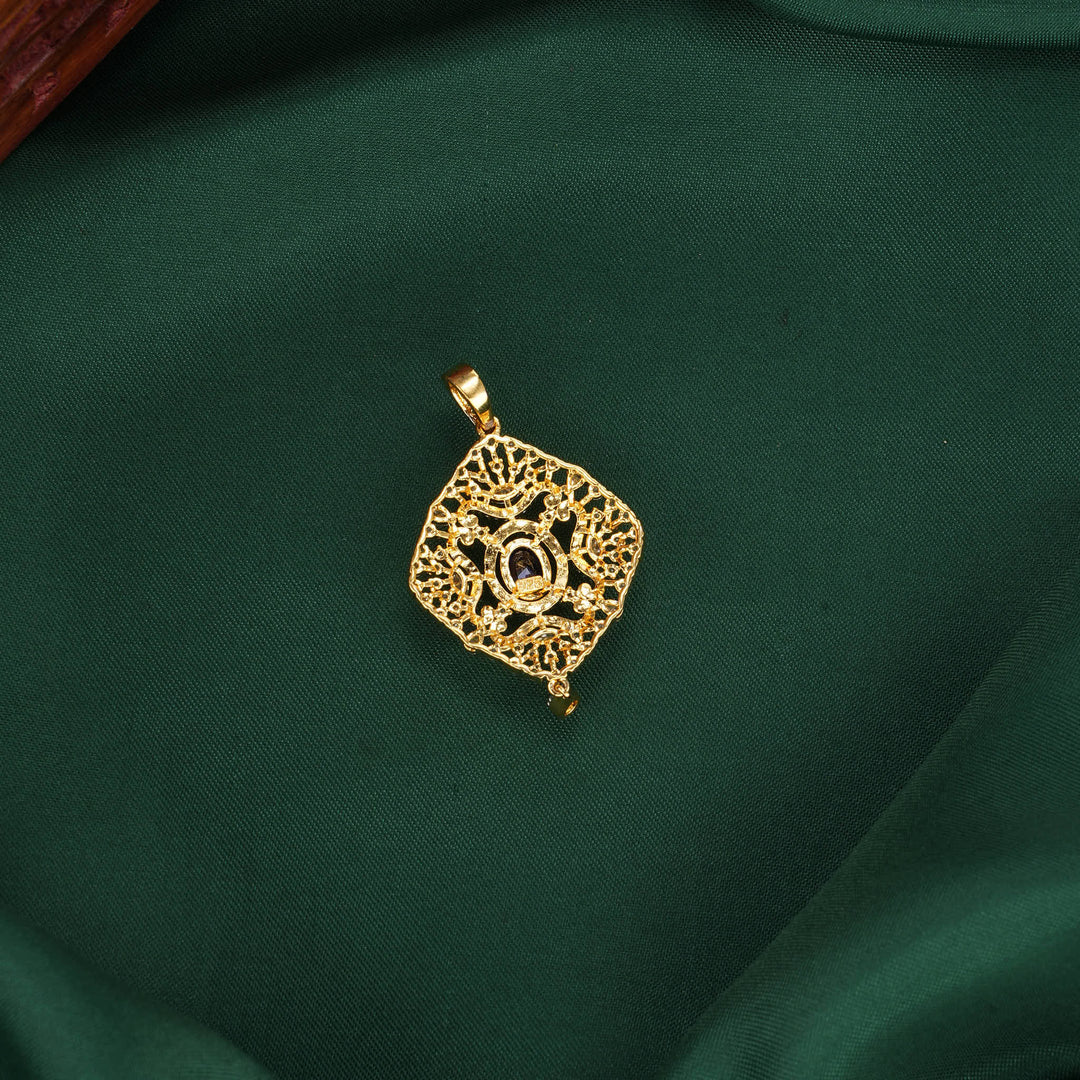 Janani Avikam Pendant Set