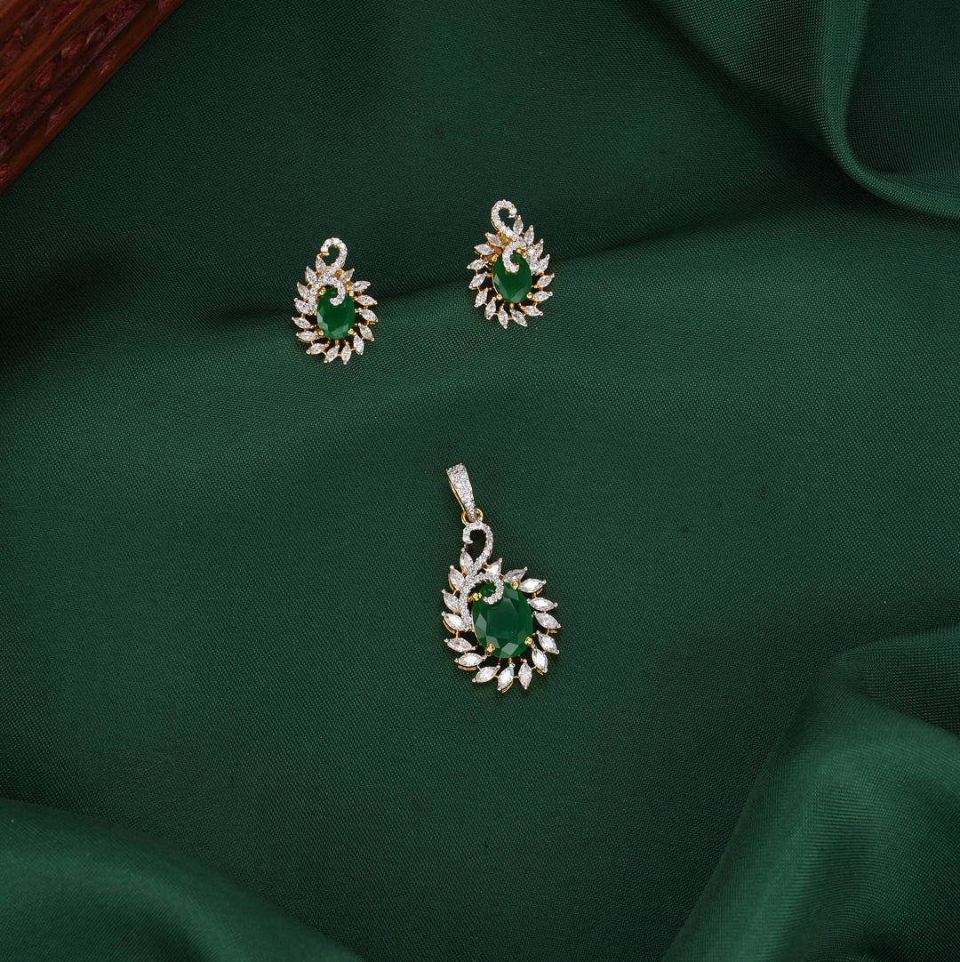 Thrishika Avikam Pendant Set